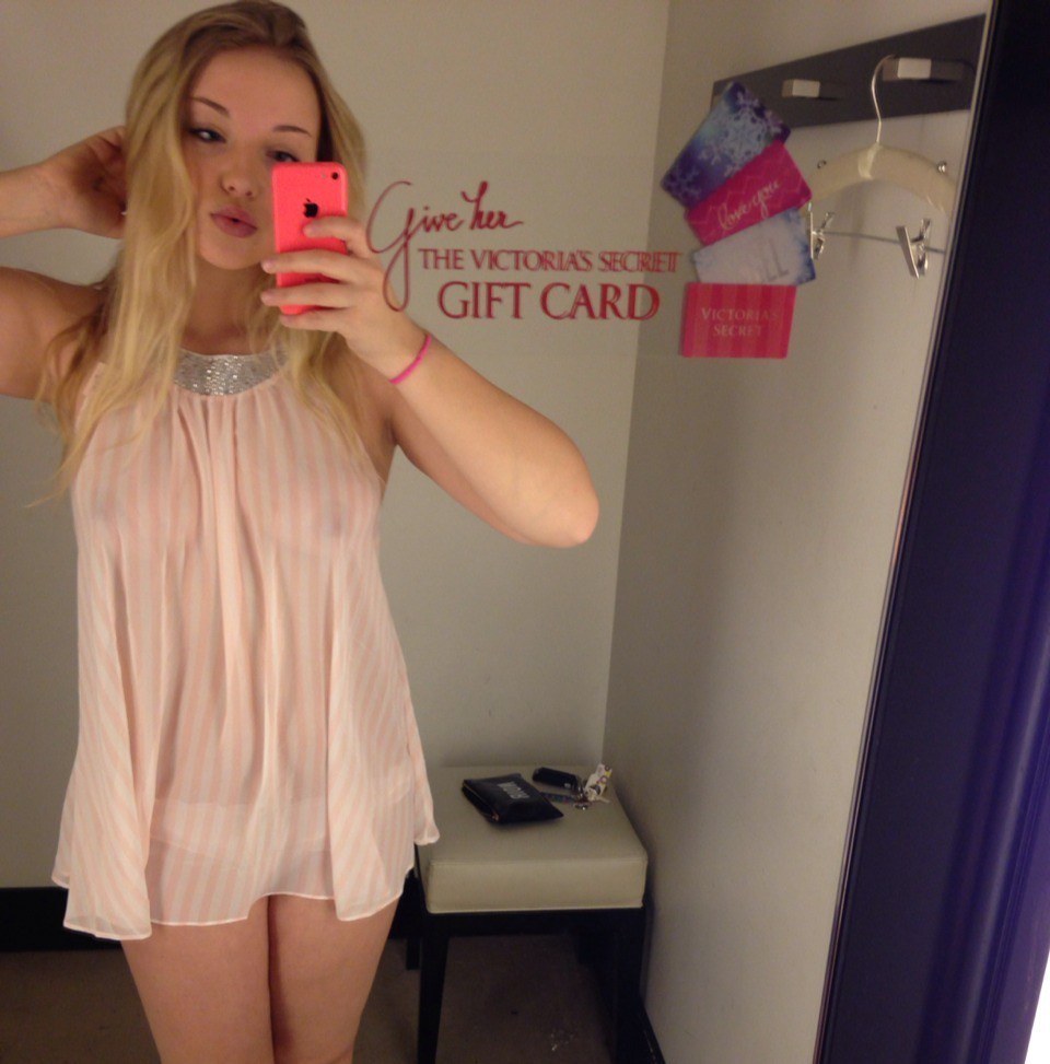 Good sex in changing room