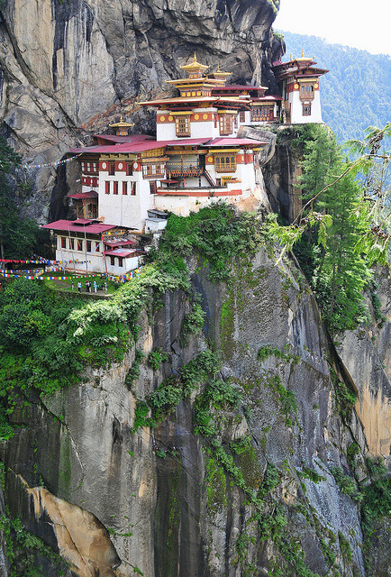 The amazing location of TigerÃ¢â‚¬â„¢s Nest Monastery in Bhutan